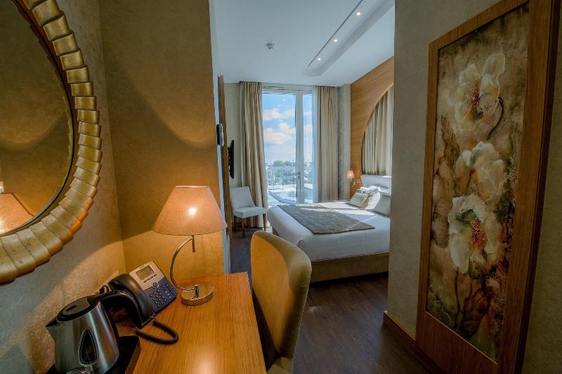 Grand Hotel Downtown - Oda