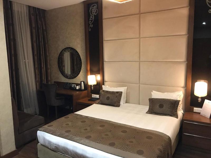 Grand Hotel Downtown - Oda