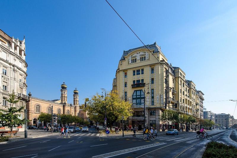 Karoly Corner Residences - Genel