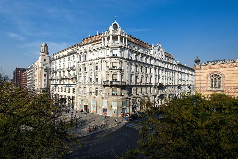 Karoly Corner Residences - Genel