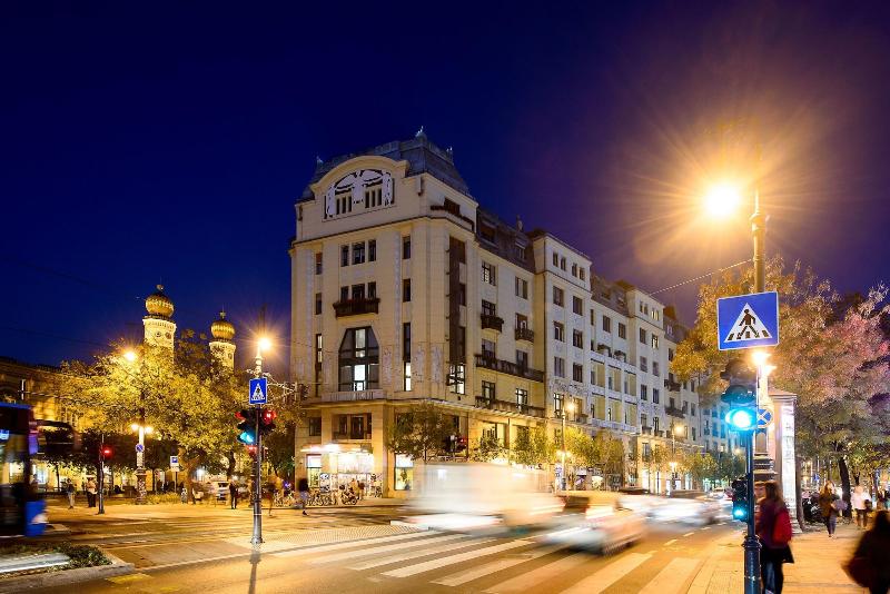 Karoly Corner Residences - Genel