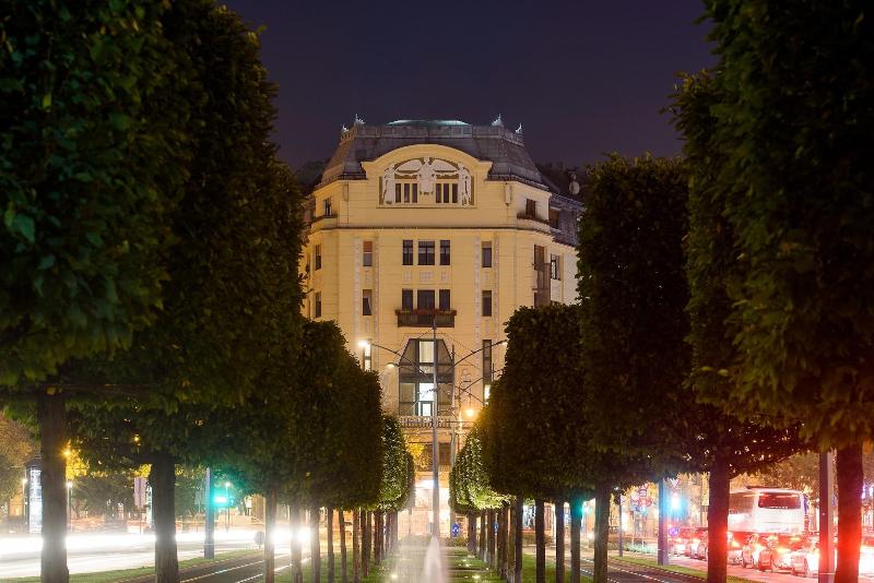 Karoly Corner Residences - Genel