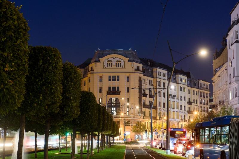 Karoly Corner Residences - Genel