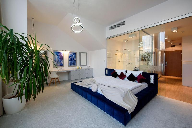 Karoly Corner Residences - Oda