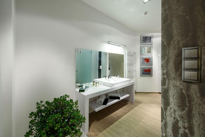 Karoly Corner Residences - Oda