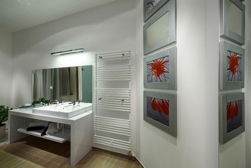 Karoly Corner Residences - Oda
