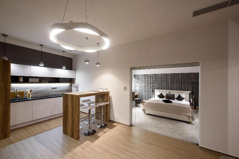 Karoly Corner Residences - Oda