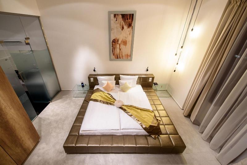 Karoly Corner Residences - Oda