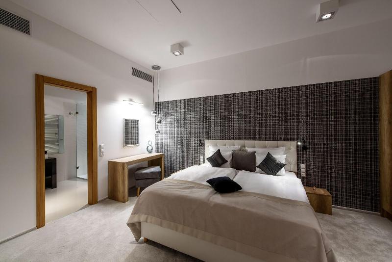 Karoly Corner Residences - Oda
