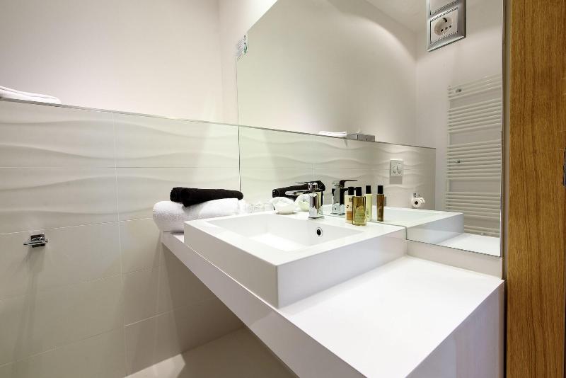Karoly Corner Residences - Oda