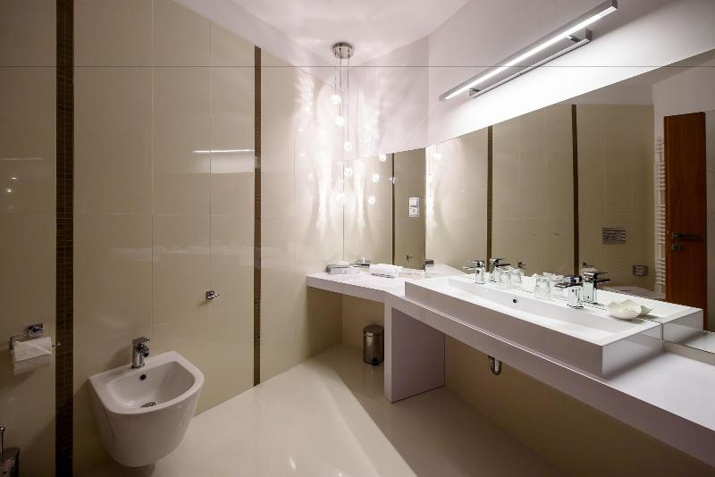 Karoly Corner Residences - Oda