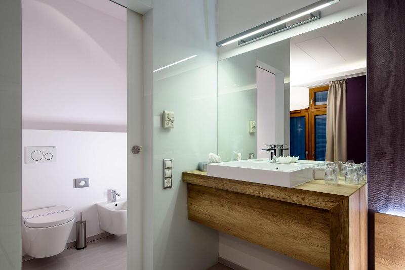 Karoly Corner Residences - Oda