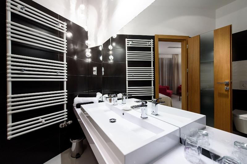 Karoly Corner Residences - Oda