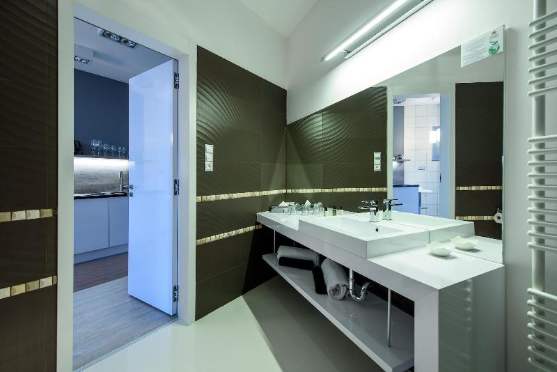 Karoly Corner Residences - Oda