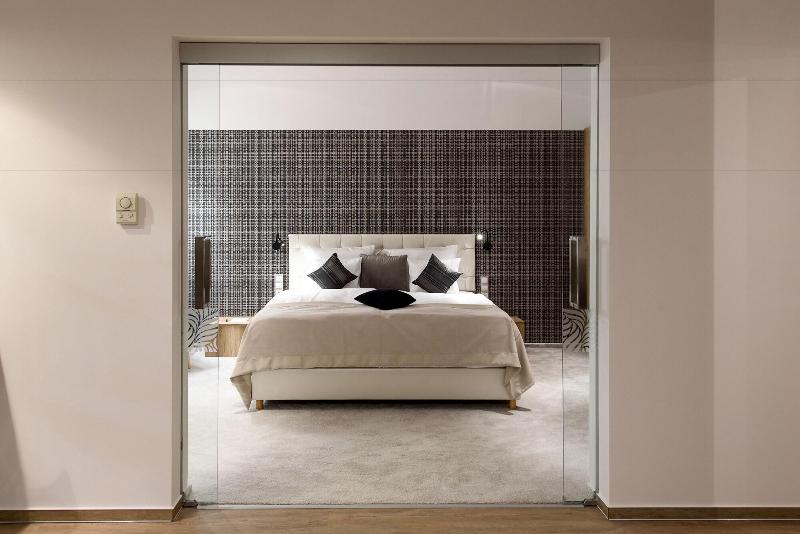 Karoly Corner Residences - Oda