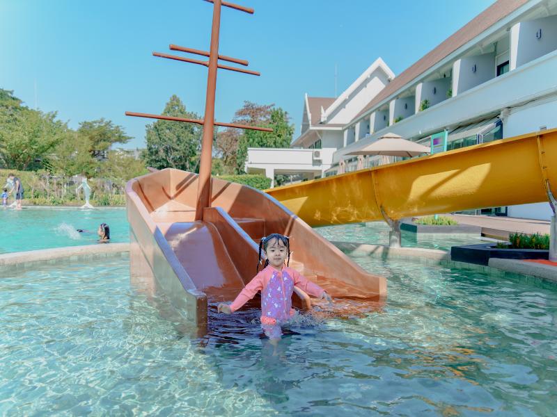 Bangsaen Heritage Hotel - Havuz