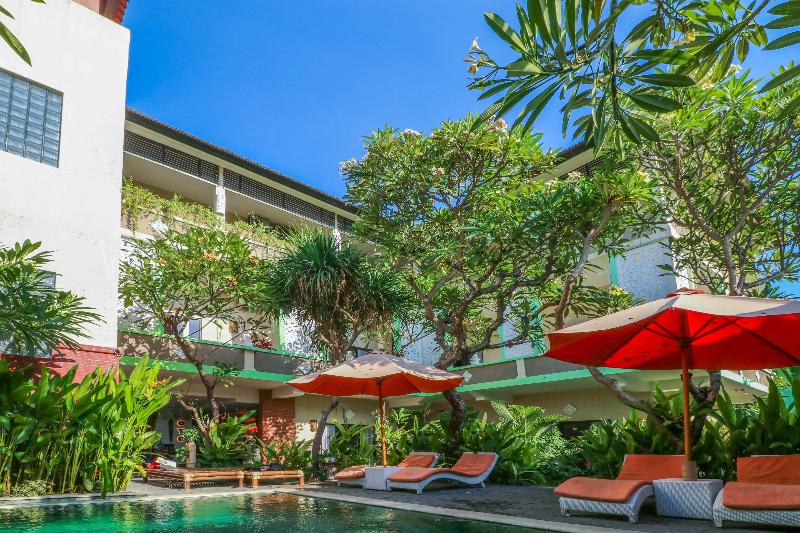 Capital O 1666 Grand Pudjawan Hotel - Havuz