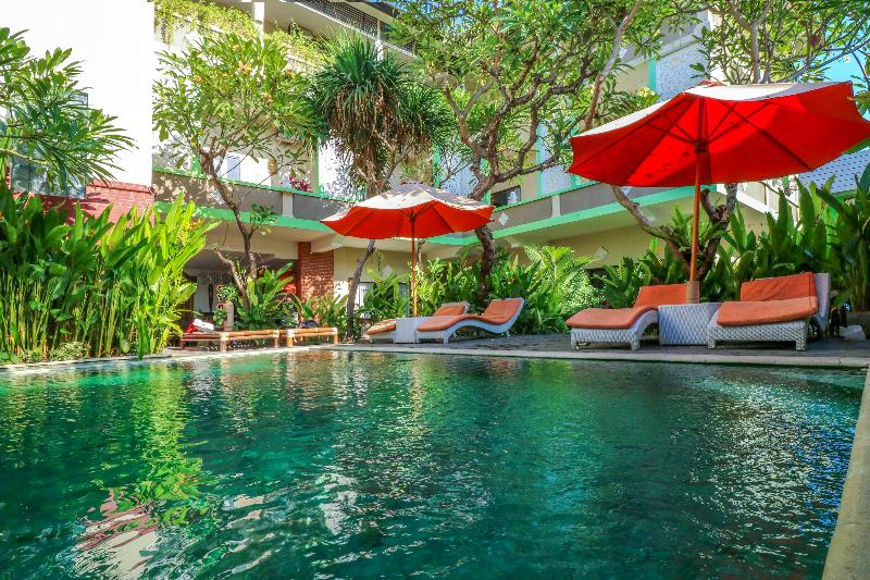Capital O 1666 Grand Pudjawan Hotel - Havuz