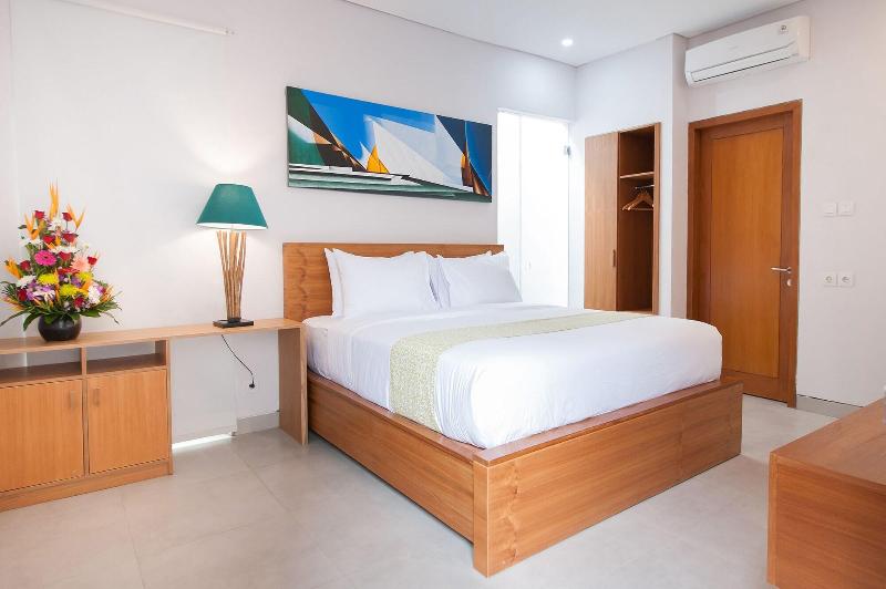 Apple Villa And Studio Seminyak - Oda