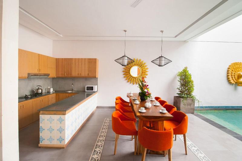 Apple Villa And Studio Seminyak - Oda