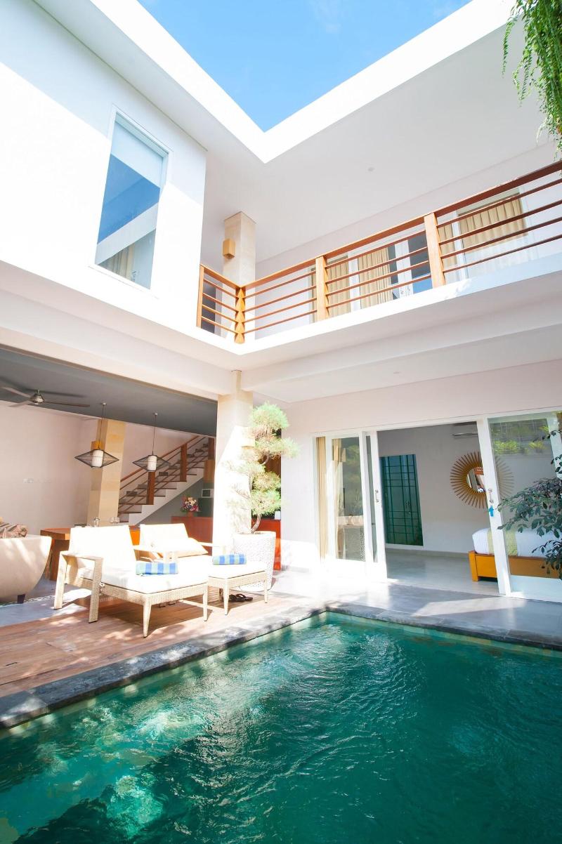 Apple Villa And Studio Seminyak - Oda