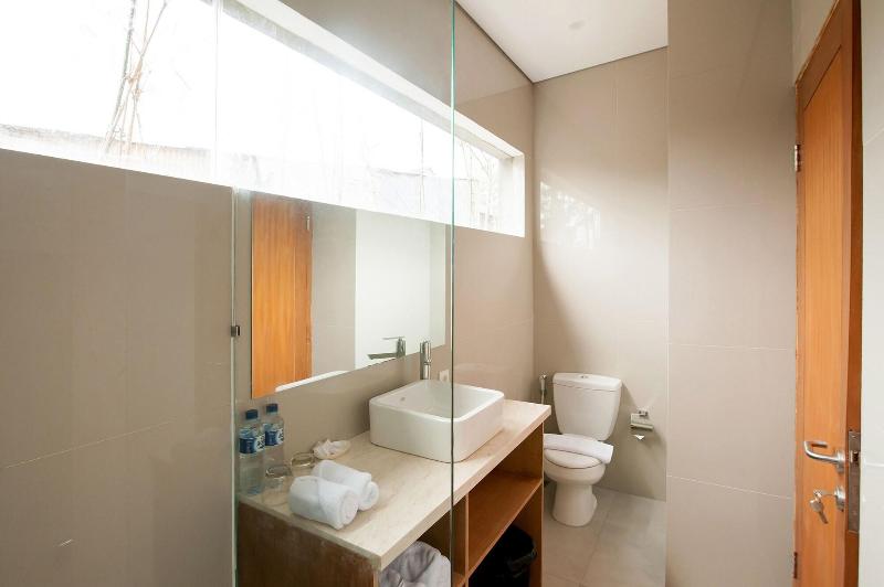 Apple Villa And Studio Seminyak - Oda