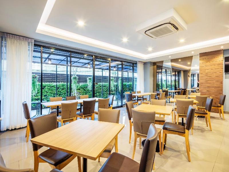 Livotel Hotel Kaset Nawamin Bangkok - Restoran