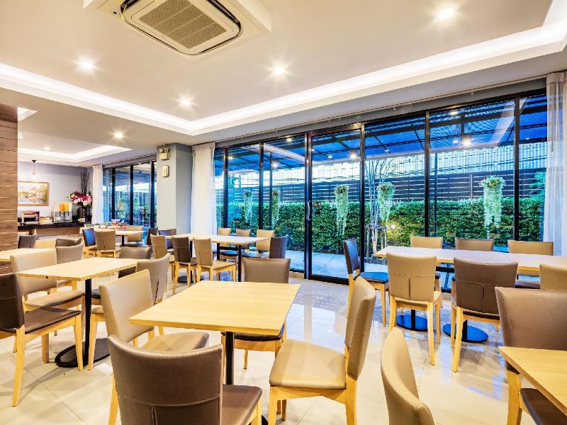 Livotel Hotel Kaset Nawamin Bangkok - Restoran