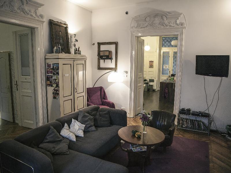 Baroque Hostel Budapest - Genel
