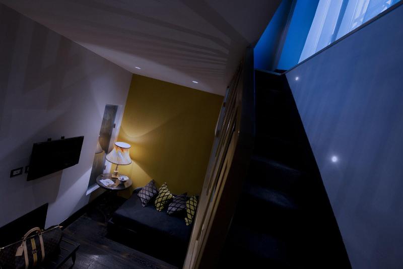 Ht6 Hotel Roma - Oda