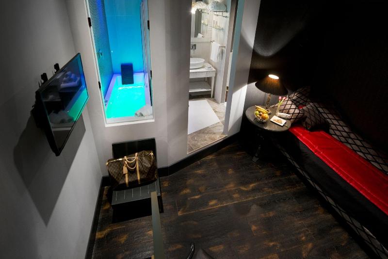 Ht6 Hotel Roma - Oda