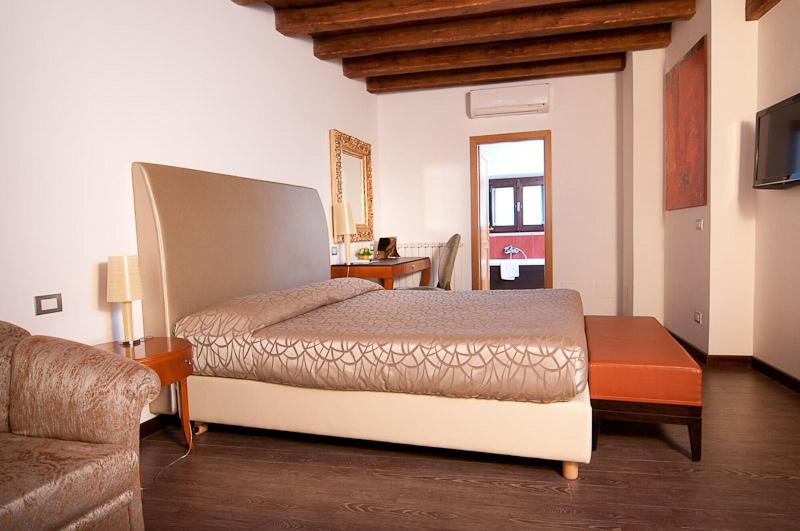 St Peter Six Guest House - Oda