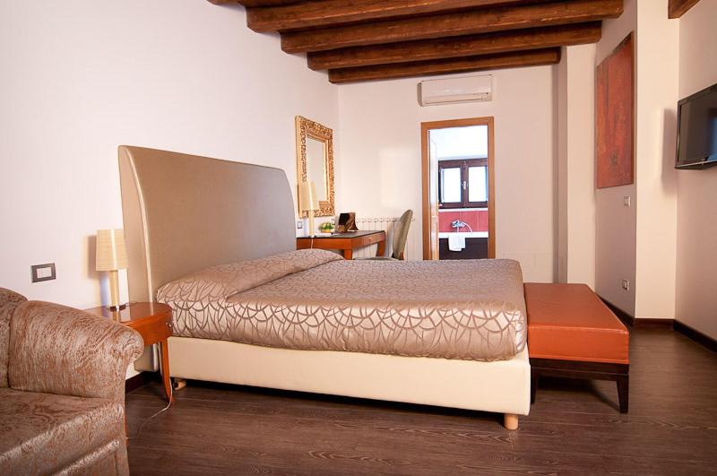 St Peter Six Guest House - Oda