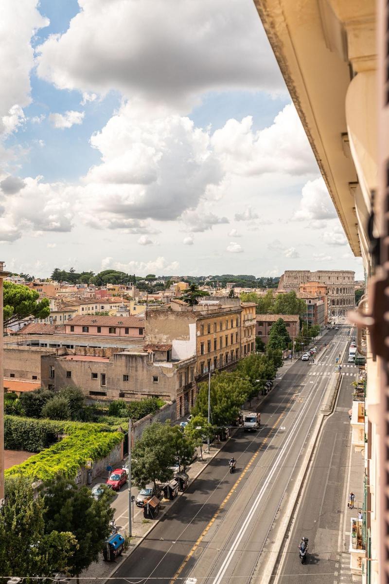 Top Floor Colosseo - Oda