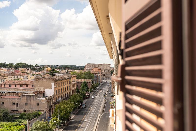 Top Floor Colosseo - Teras