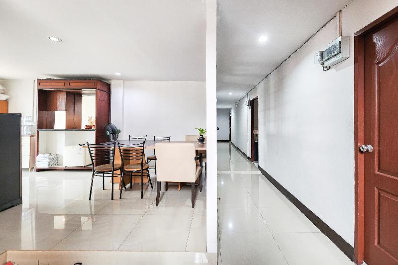 Freesia Bangphi Guest House by ZUZU - Lobi