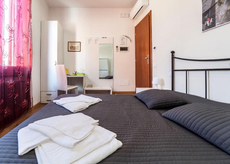 Le Ghiacciaie Bed And Breakfast - Oda