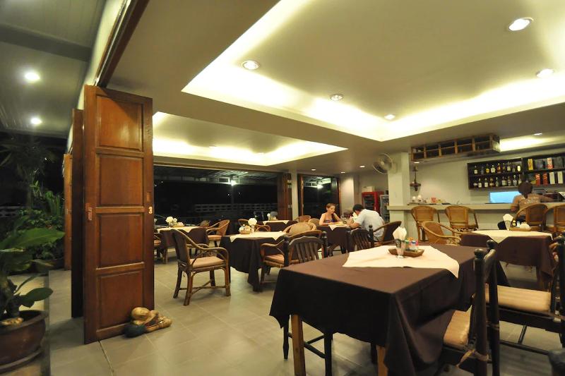 Choophorn House SHA by ZUZU - Restoran