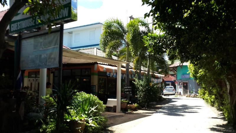 Rattana Guesthouse Bungalow - Genel