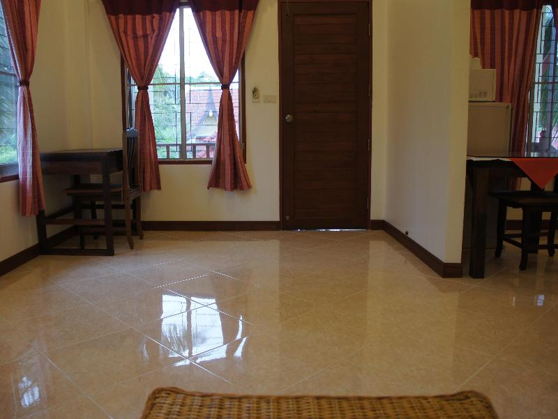 Palm Village - Genel