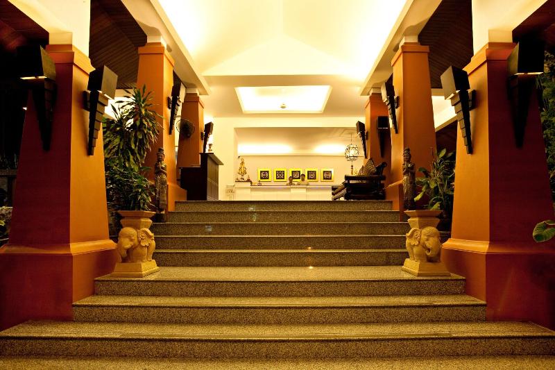 C N Resort And Spa - Lobi