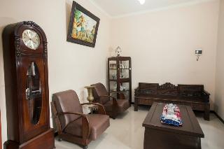 RedDoorz near Stasiun Kota Baru Malang fotoÄŸrafÄ±