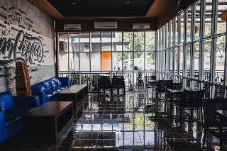 RedDoorz Plus near Sultan Hasanuddin Airport fotoÄŸrafÄ±