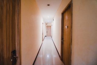 RedDoorz Plus near Sultan Hasanuddin Airport fotoÄŸrafÄ±