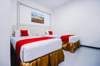 RedDoorz Plus near Sultan Hasanuddin Airport fotoÄŸrafÄ±