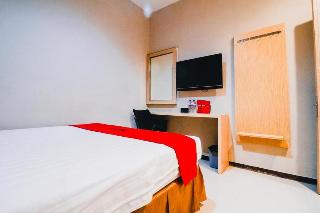 RedDoorz Plus near Sultan Hasanuddin Airport fotoÄŸrafÄ±