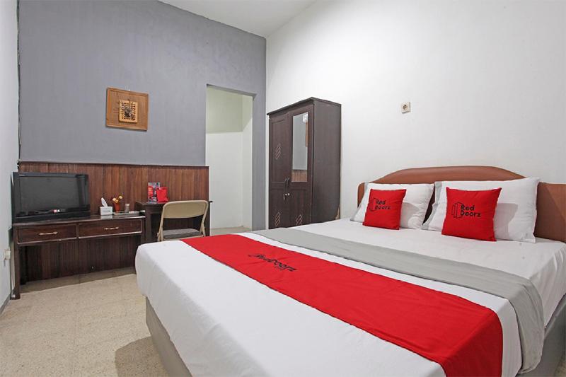 RedDoorz @ Soekarno Hatta 2 - Oda