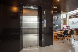 RedDoorz Premium @ Jalan Cengkeh Malang fotoÄŸrafÄ±