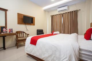 RedDoorz Premium @ Jalan Cengkeh Malang fotoÄŸrafÄ±