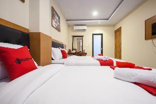 RedDoorz Premium @ Jalan Cengkeh Malang fotoÄŸrafÄ±
